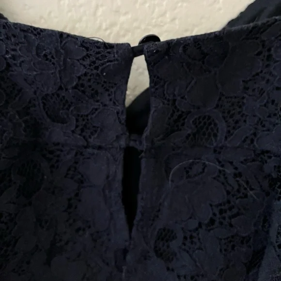 Black lace crop top - Picture 4 of 5